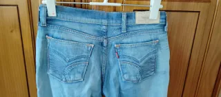 Pantalón vaquero campana azul