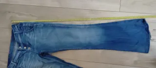 Pantalón vaquero campana azul