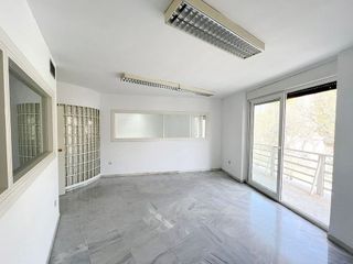 Oficina en venta en Playa de la Fontanilla en Marbella