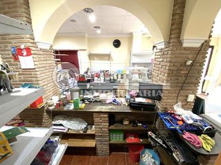 Local comercial en venta en Poniente-Faro en Vélez-Málaga