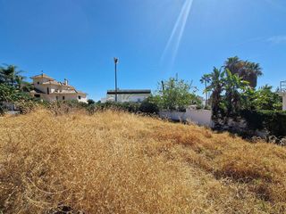 Terreno en venta en Los Naranjos - Las Brisas en Marbella