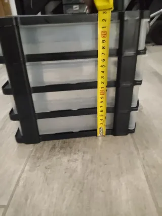 Mini cajonera de plástico negra y transparente