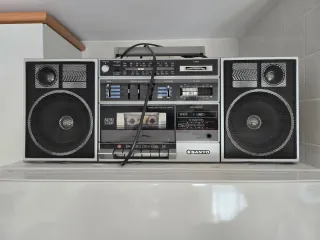 Radiocasete Sanyo Vintage Negro/Plata