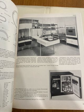 Libro mobiliario de metal midcentury