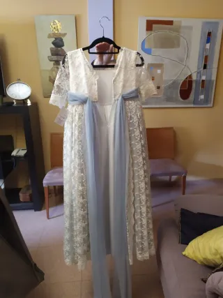 Traje de comunión de niña, nuevo, sin estrenar.