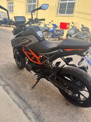 KTM Duke 125 Gris Naranja