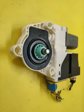 MOTOR ELEVALUNAS DERECHO PEUGEOT 307 CC