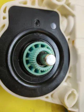 MOTOR ELEVALUNAS DERECHO PEUGEOT 307 CC