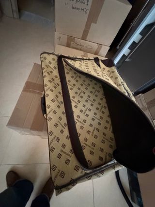 Porta traje Pertegaz tipo maleta