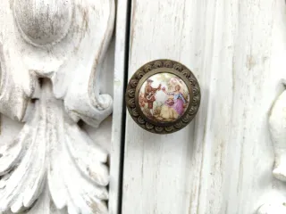 Aparador de mármol madera y tallada