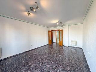 Piso en venta en La Creu del Grau en Valencia