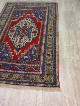 Alfombra persa anudada a mano de Irán