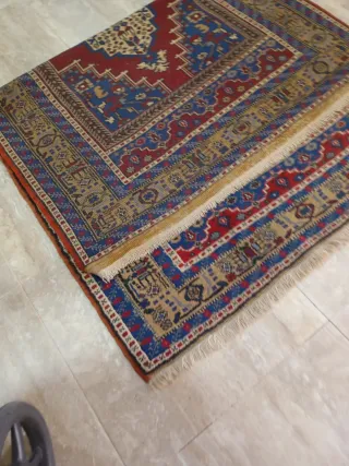 Alfombra persa anudada a mano de Irán