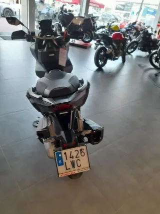 Honda ADV Gris Perla Seminueva