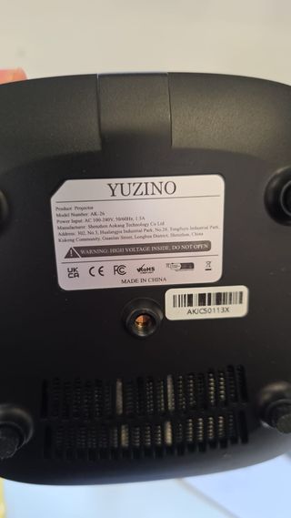 Proiettore YUZINO 4K Supporto E-Focus GD122