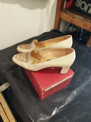 Scarpe Nide donna beige oro tacco