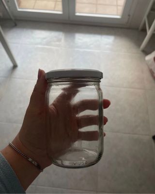 Tarro de vidrio con kéfir