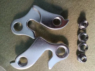 Soportes desviador y tuercas bicicleta
