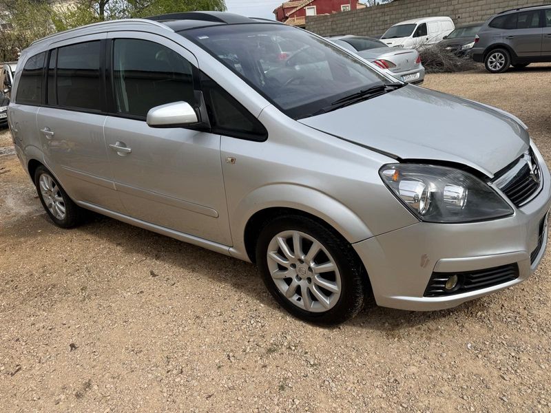 Opel Zafira 2008 - foto 1