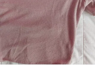 Top rosa brillante con espalda descubierta