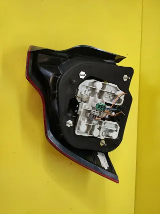 PILOTO TRASERO DERECHO VOLVO S40 (LED)