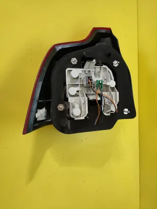 PILOTO TRASERO DERECHO VOLVO S40 (LED)