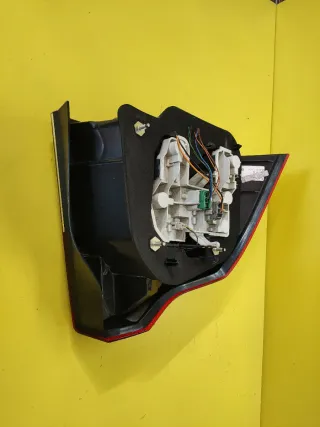 PILOTO TRASERO DERECHO VOLVO S40 (LED)