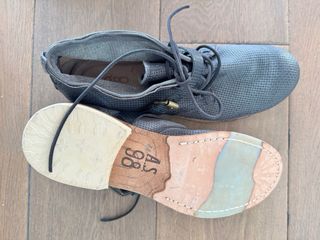 Botines AS98 grises con hebilla