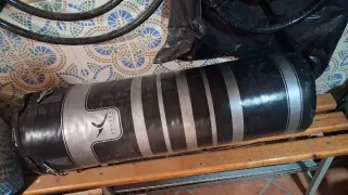 Saco de boxeo DOMYOS incluye guantes de boxeo