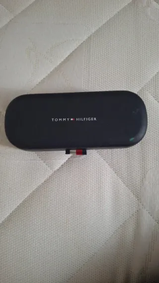 Funda Gafas Tommy Hilfiger Negra