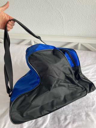 Patines en línea y bolsa de transporte