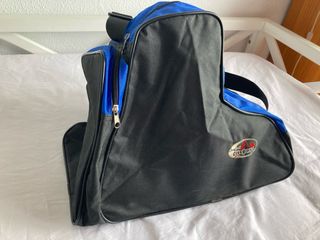 Patines en línea y bolsa de transporte