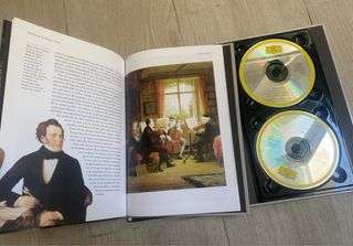 Lote libros con 4 CDs Schubert, Grieg, Sibelius