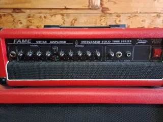 Amplificador de Guitarra Fame Rojo