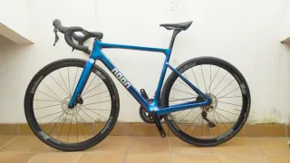 Bicicleta NOON de carbono