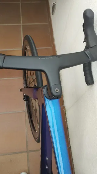 Bicicleta NOON de carbono