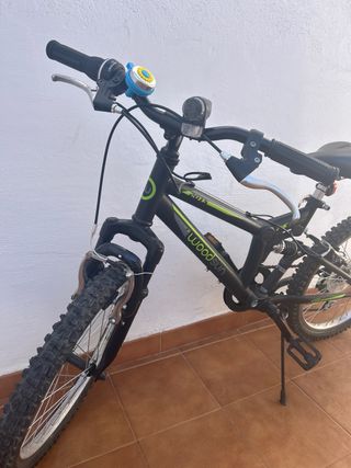 Bicicleta infantil negra
