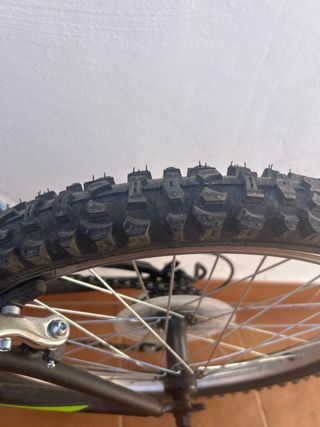 Bicicleta infantil negra
