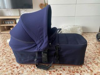 Capazo Jané Micro con funda y protector