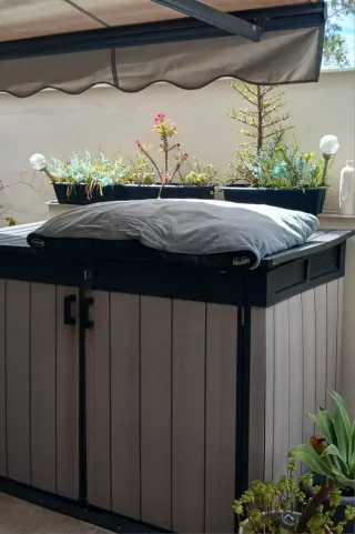 Cama Perro Grande Scruffs Negra y Gris