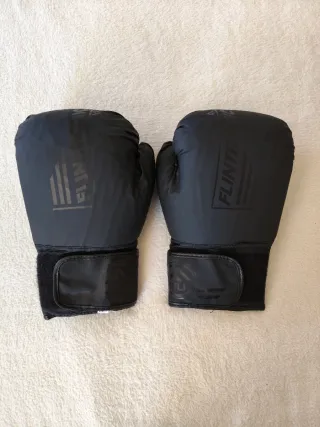 Pack Boxeo: Guantes, Casco y Vendas