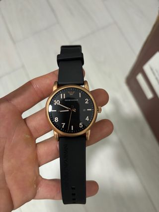 Reloj Emporio Armani Negro y Dorado