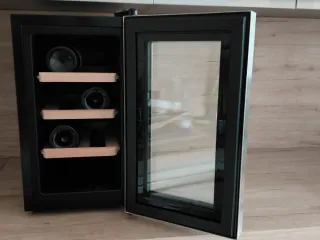 Vinoteca Cecotec 8 botellas casi nueva