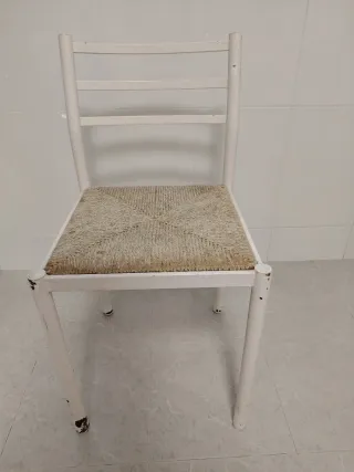 Mesa extensible + 4 sillas + 2 taburetes