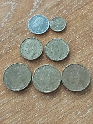 Lote de monedas: 500, 100 y 5 Pesetas