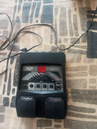Pedalera efectos Digitech RP70