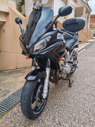 Yamaha FZ6 S Naked Negra