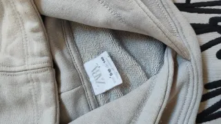 Sudadera con capucha y estampado