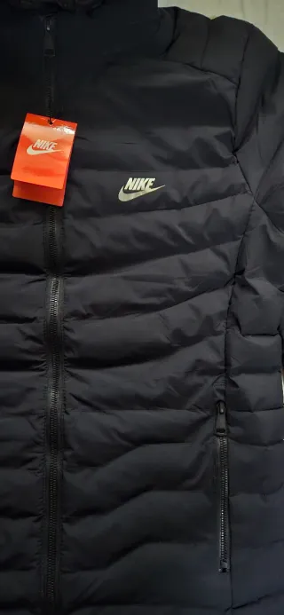 Chaqueta Nike Negra con Capucha