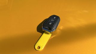 Peugeot 208 PureTech 100 Allure Pack EAT8 75 kW (100 CV)